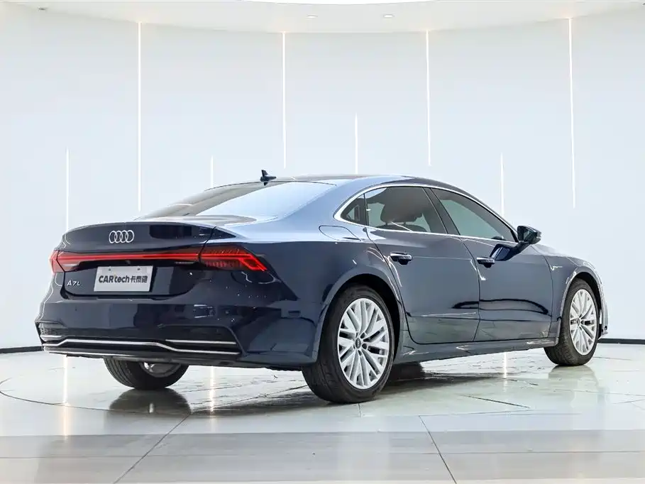Audi A7L 2024 45TFSI S-line Dream Edition Crystal Package фото 5