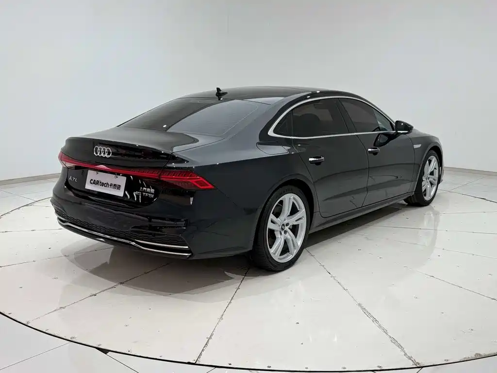 Photo 28 - Audi A7L