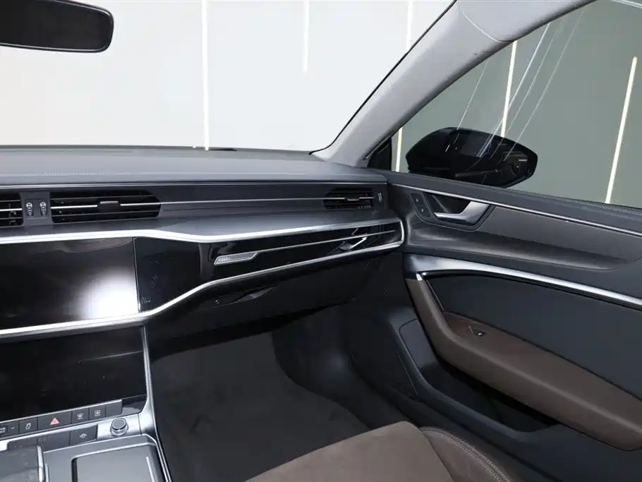 Audi A7L 2024 45TFSI S-line Dream Edition Crystal Package фото 25