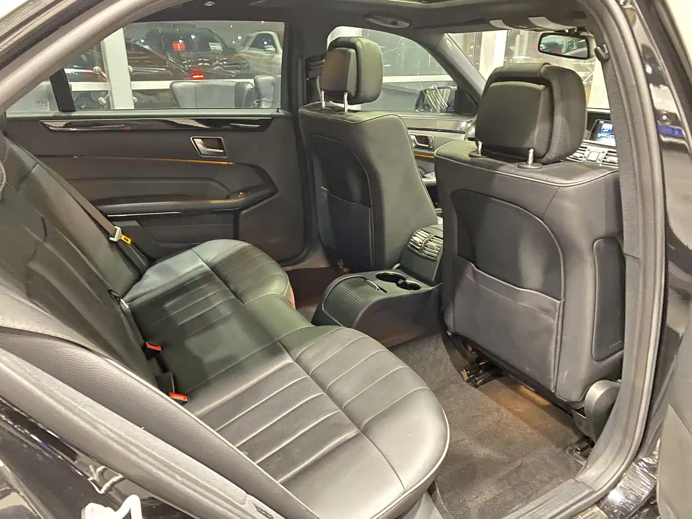 Mercedes-Benz E-Class 2015 Facelift E 180 L фото 10