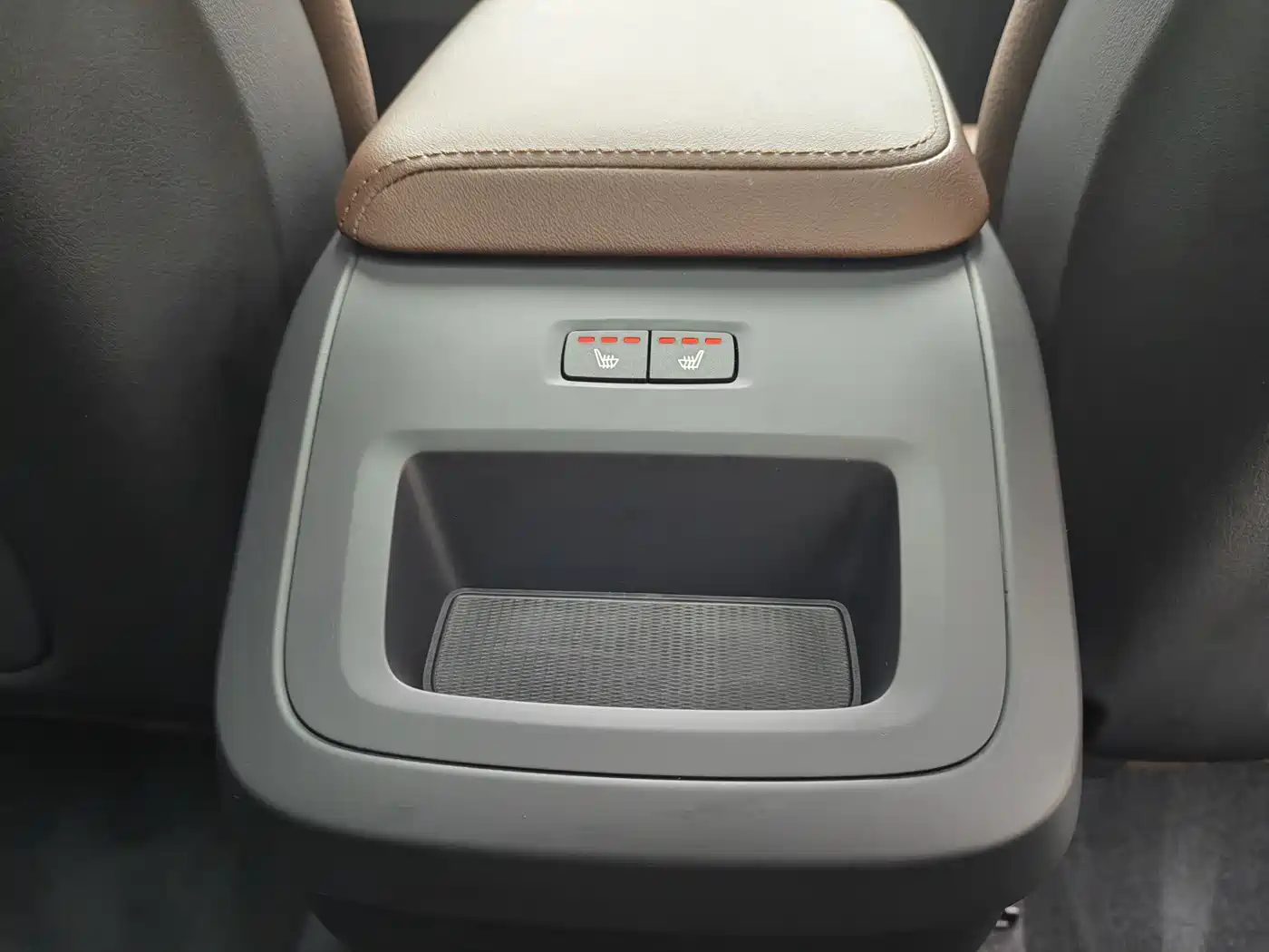 Фото 10 - Volvo XC60