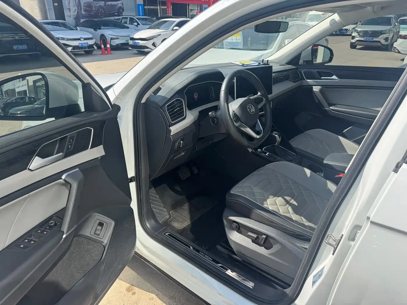 Volkswagen Tayron 2024 300TSI 2WD Luxury Plus Advanced фото 13