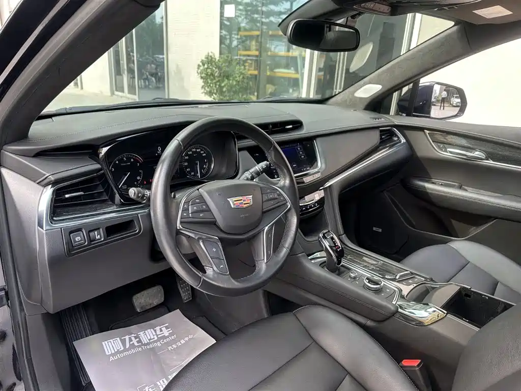 CADILLAC XT5