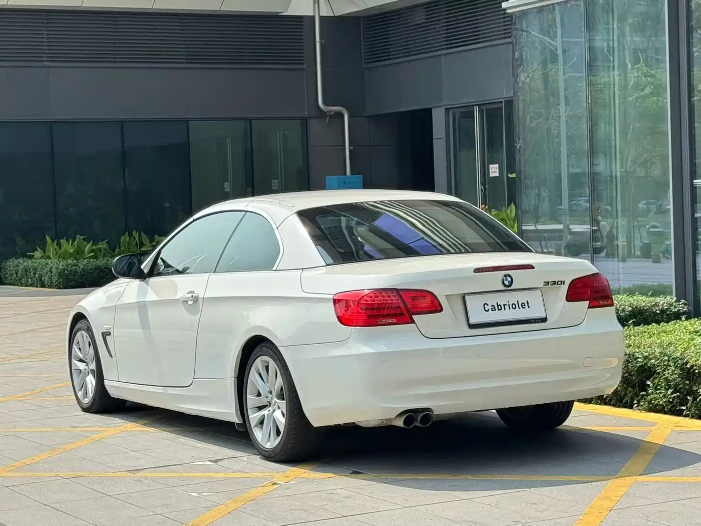BMW 3 Series (Import) 2011 330i Convertible Coupe фото 8