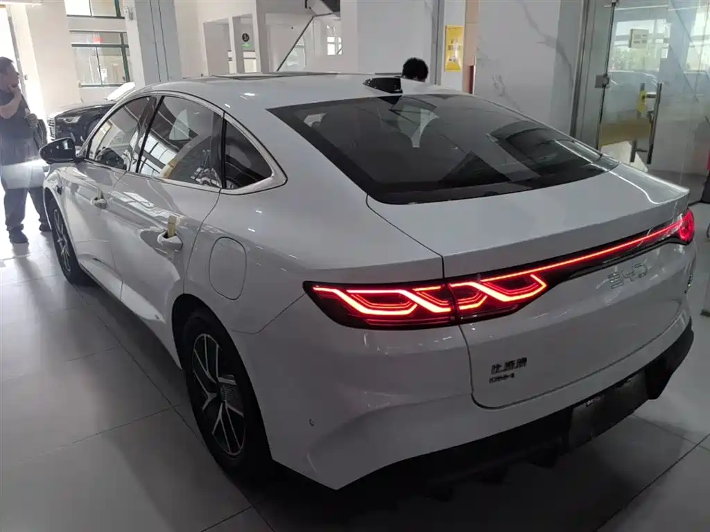 BYD Qin L 2025 DM-i Smart Drive Edition 120KM Surpassing фото 5