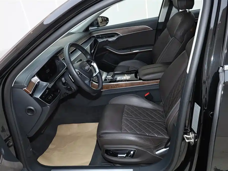 Audi A8 2023 A8L 50 TFSI quattro Premium фото 17