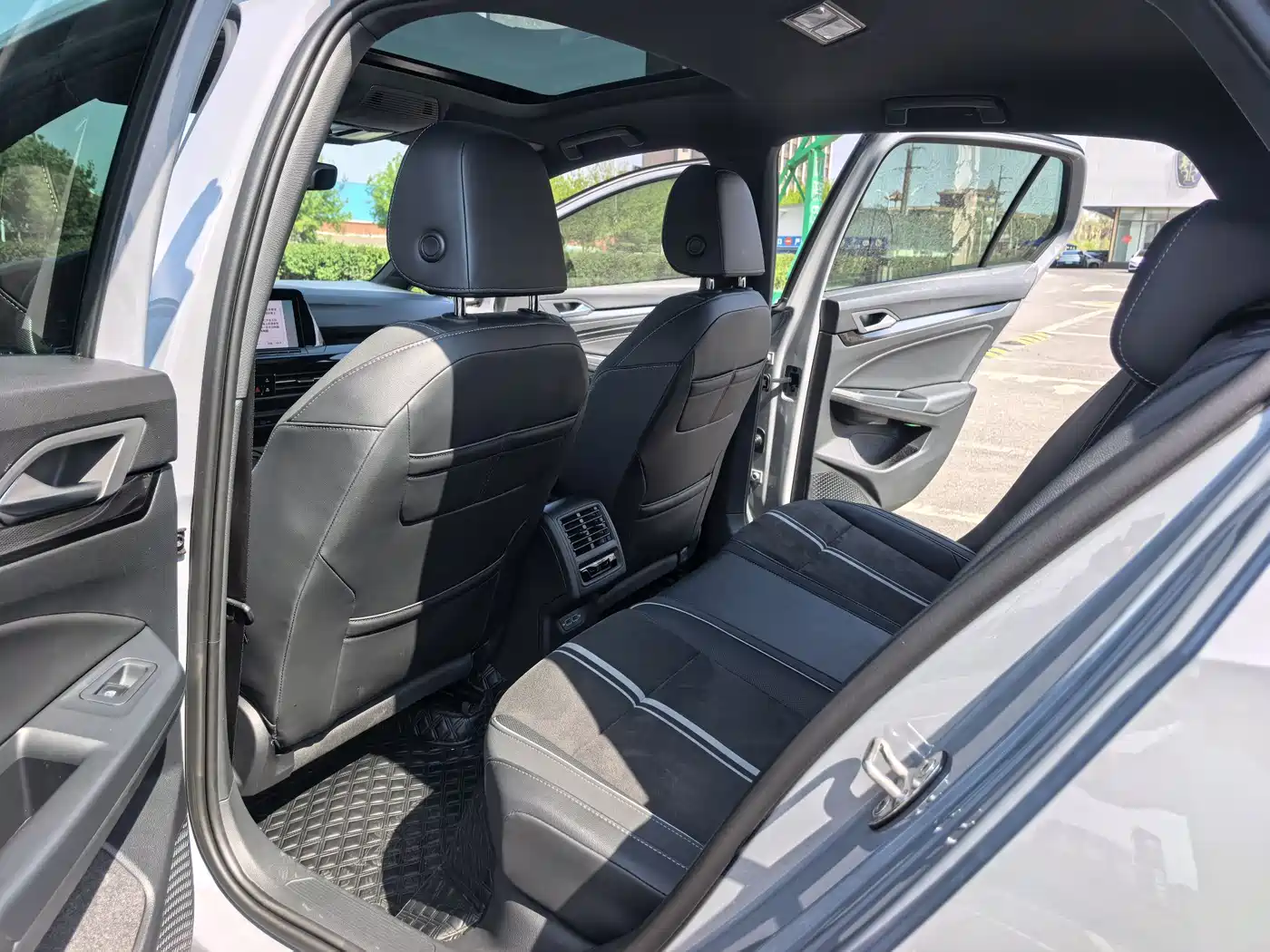 Volkswagen Golf 2023 Facelift 280TSI DSG R-Line Lite фото 11