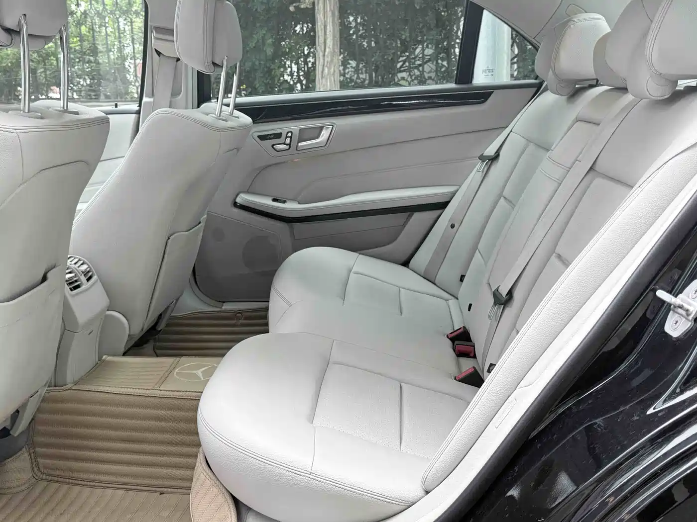 Mercedes-Benz E-Class 2014 E 260 L Sport фото 9