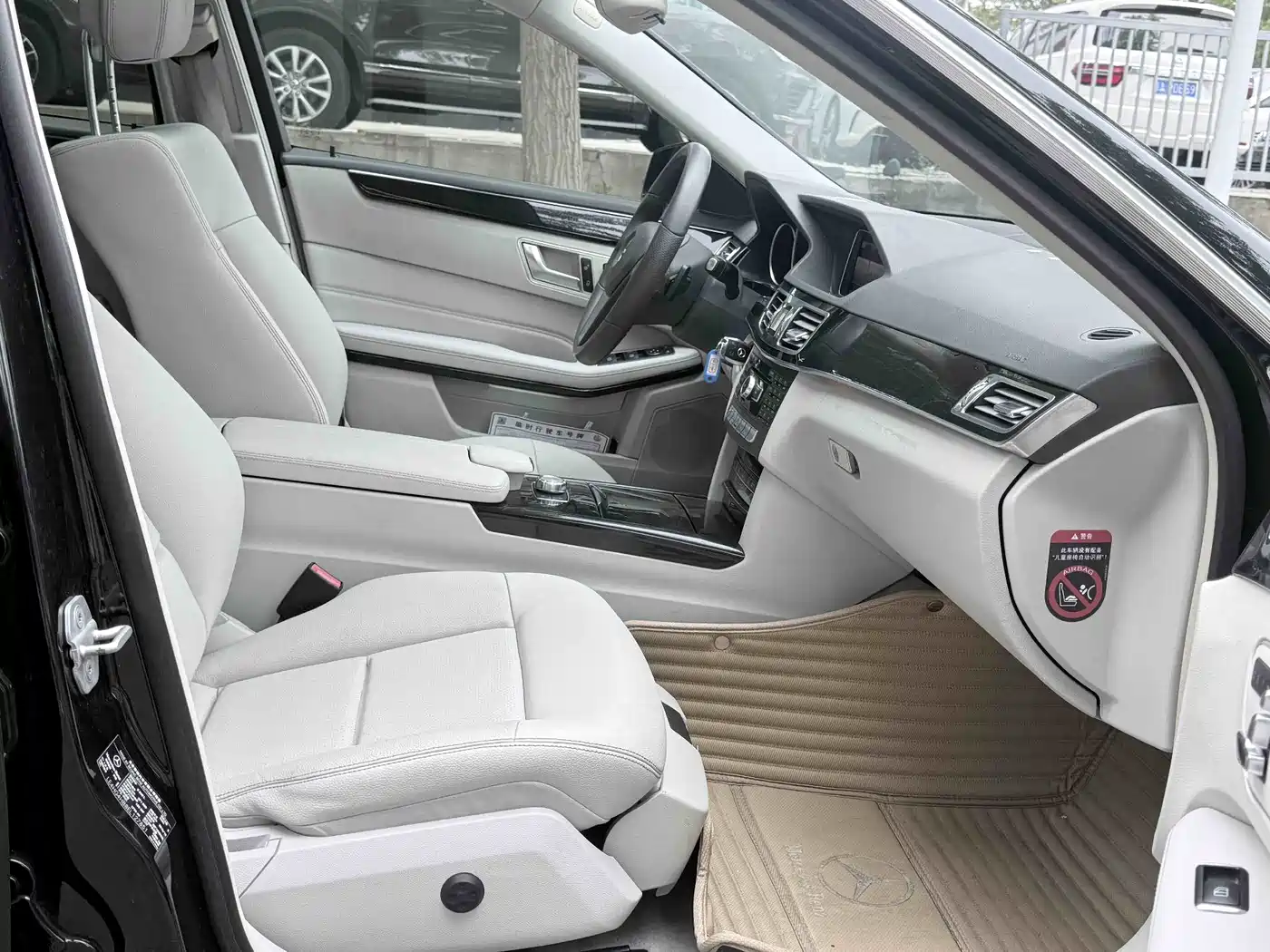 Mercedes-Benz E-Class 2014 E 260 L Sport фото 11