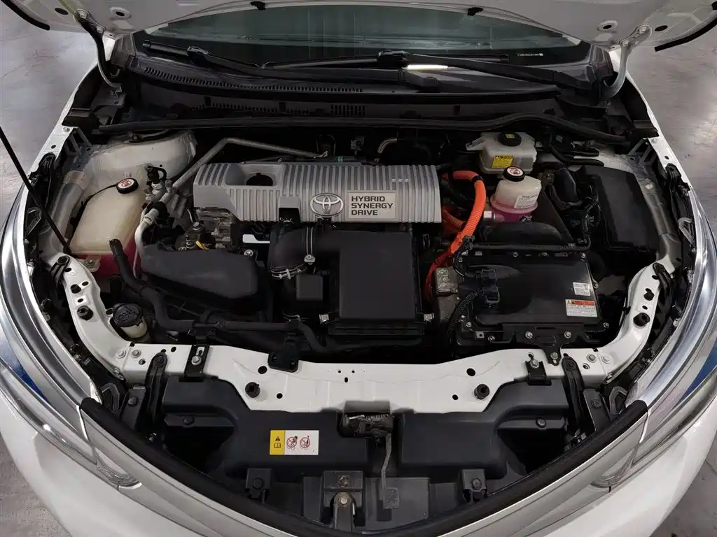 Toyota Corolla 2018 Hybrid 1.8L E-CVT Smart Edition фото 6