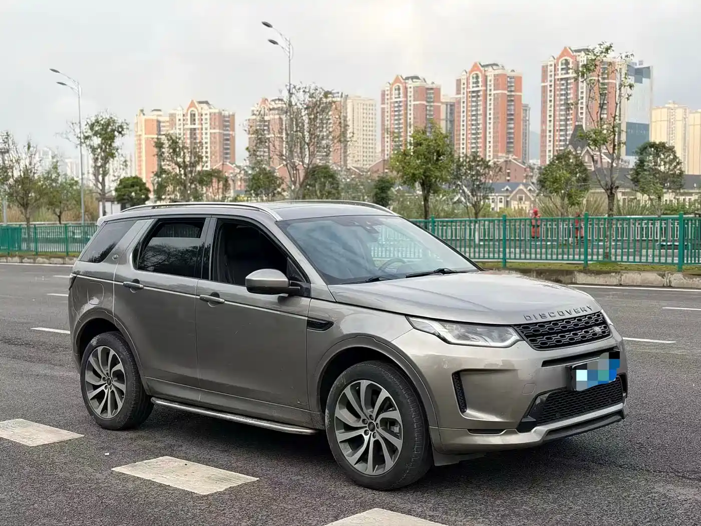 Land Rover Discovery Sport 2021 249PS R-Dynamic SE Performance Technology Edition 5-seater фото 3