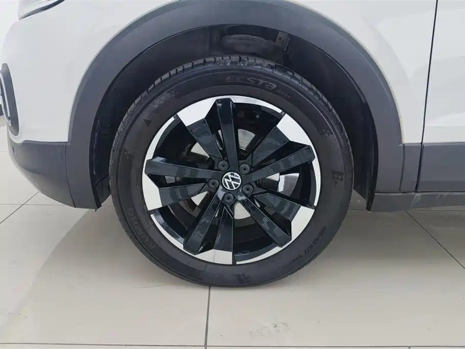 Volkswagen Tanying 2021 1.5L Automatic Smart Connect Edition фото 6