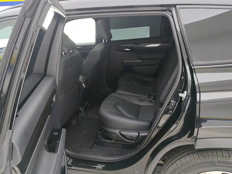 Toyota Crown Kluger 2022 2.5L HEV 4WD Flagship Edition фото 11