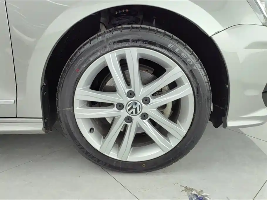 Volkswagen Sagitar 2018 280TSI DSG Spark Edition фото 6