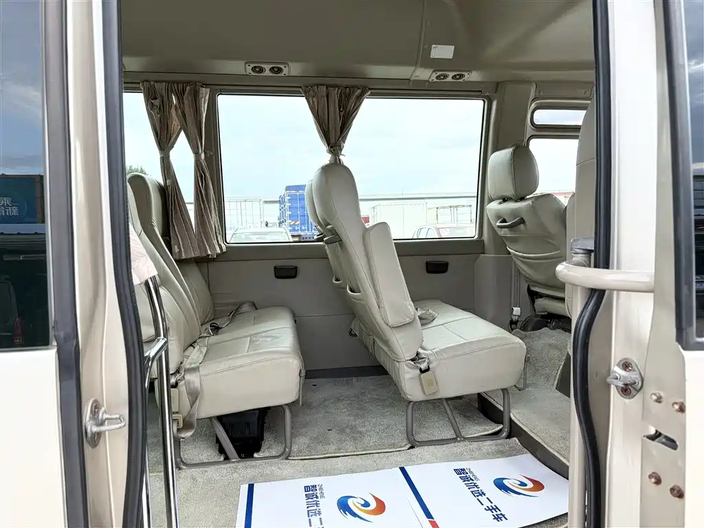 Toyota Coaster 2007 2.7L Gasoline Premium Edition 20-seater фото 12