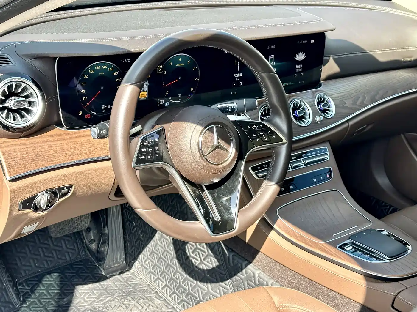 Mercedes-Benz E-Class 2023 E 300 L Fashion фото 3