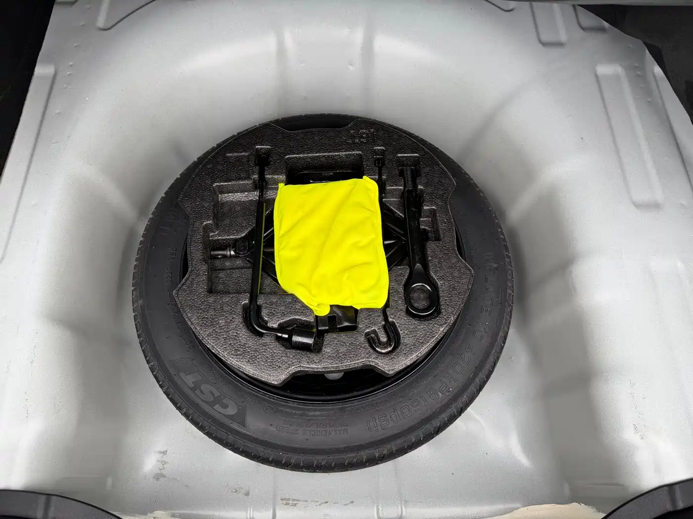 Hyundai Elantra 2023 Model 1.5L CVT LUX Premium Edition фото 22