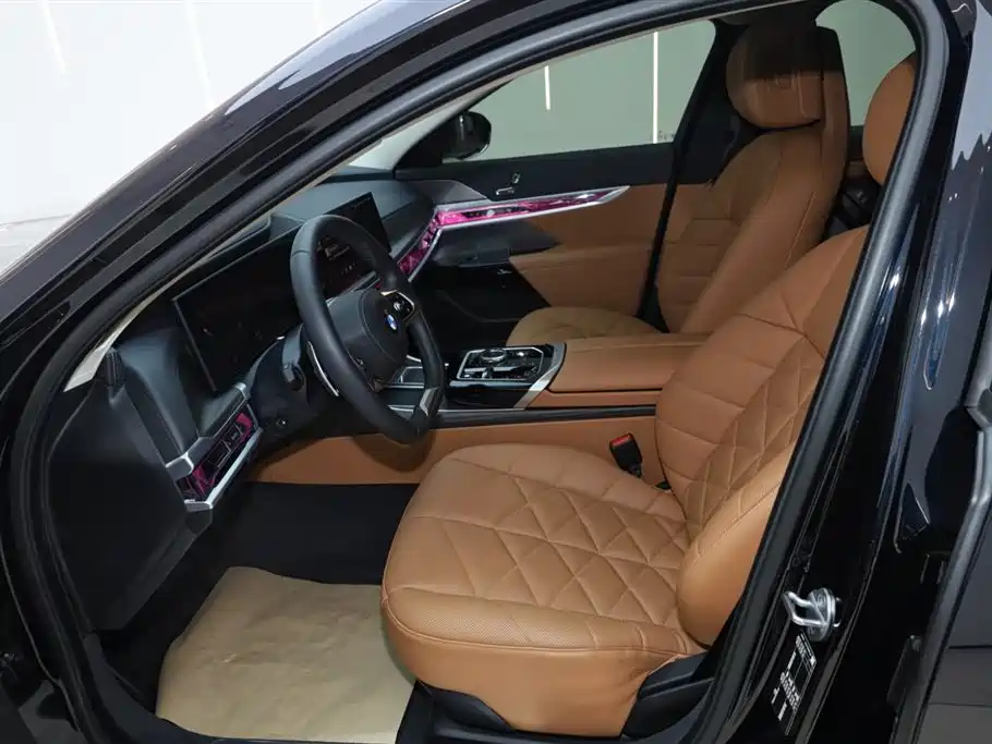 BMW 7-SERIES