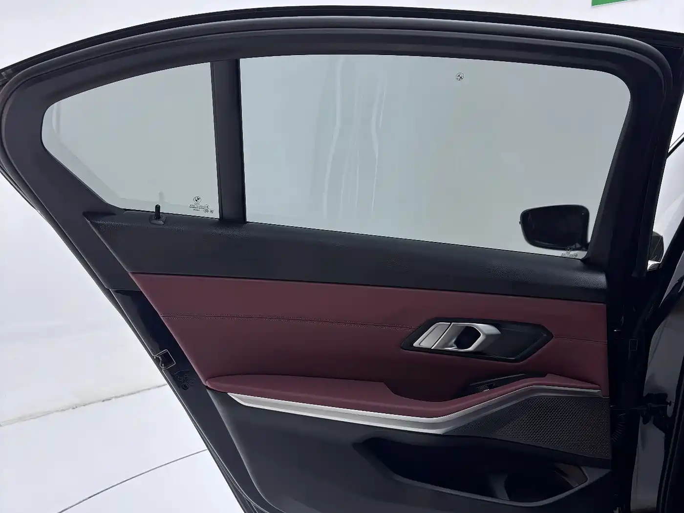 BMW 3 Series 2023 320Li M Sport Package фото 20