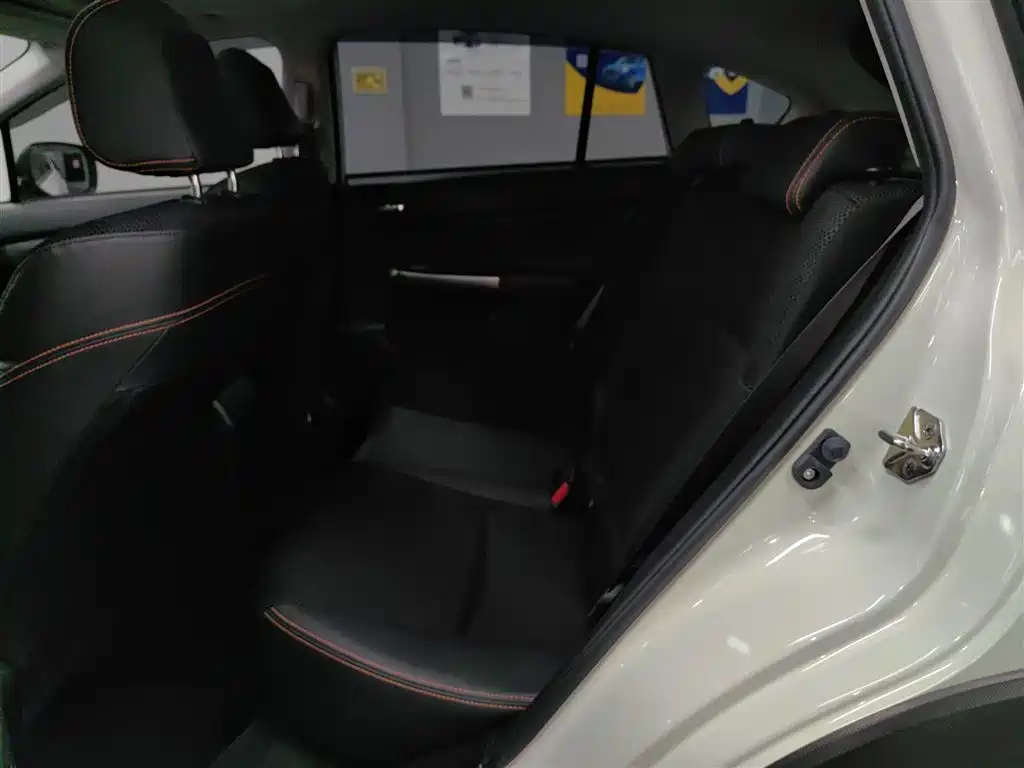 Subaru XV 2015 2.0i Special Sport Edition фото 13