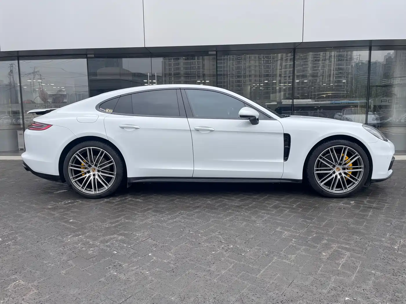PORSCHE PANAMERA