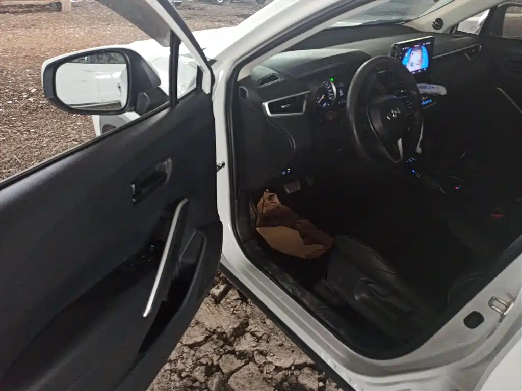 Toyota Frontlander 2022 2.0L CVT Leading Edition фото 12