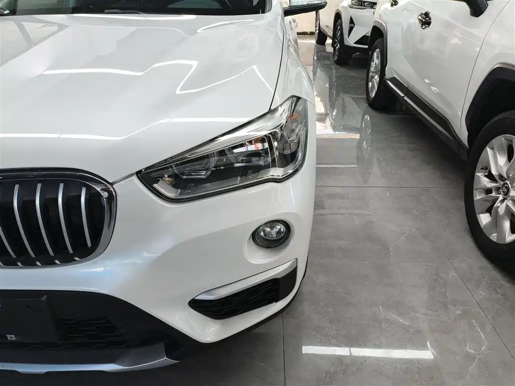 BMW X1 2018 xDrive20Li Premium Model фото 24