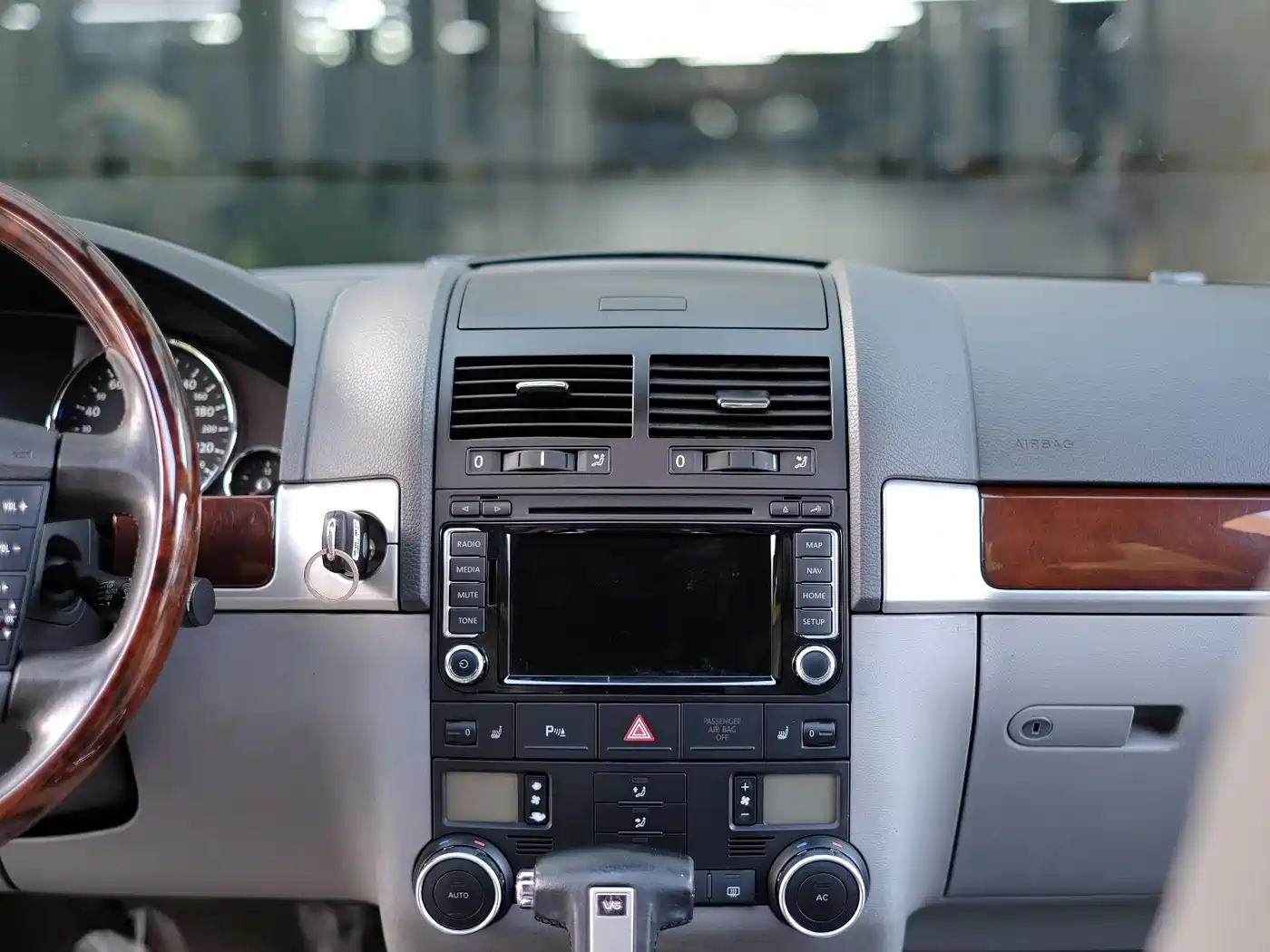 Volkswagen Touareg 2007 3.6L Luxury фото 38