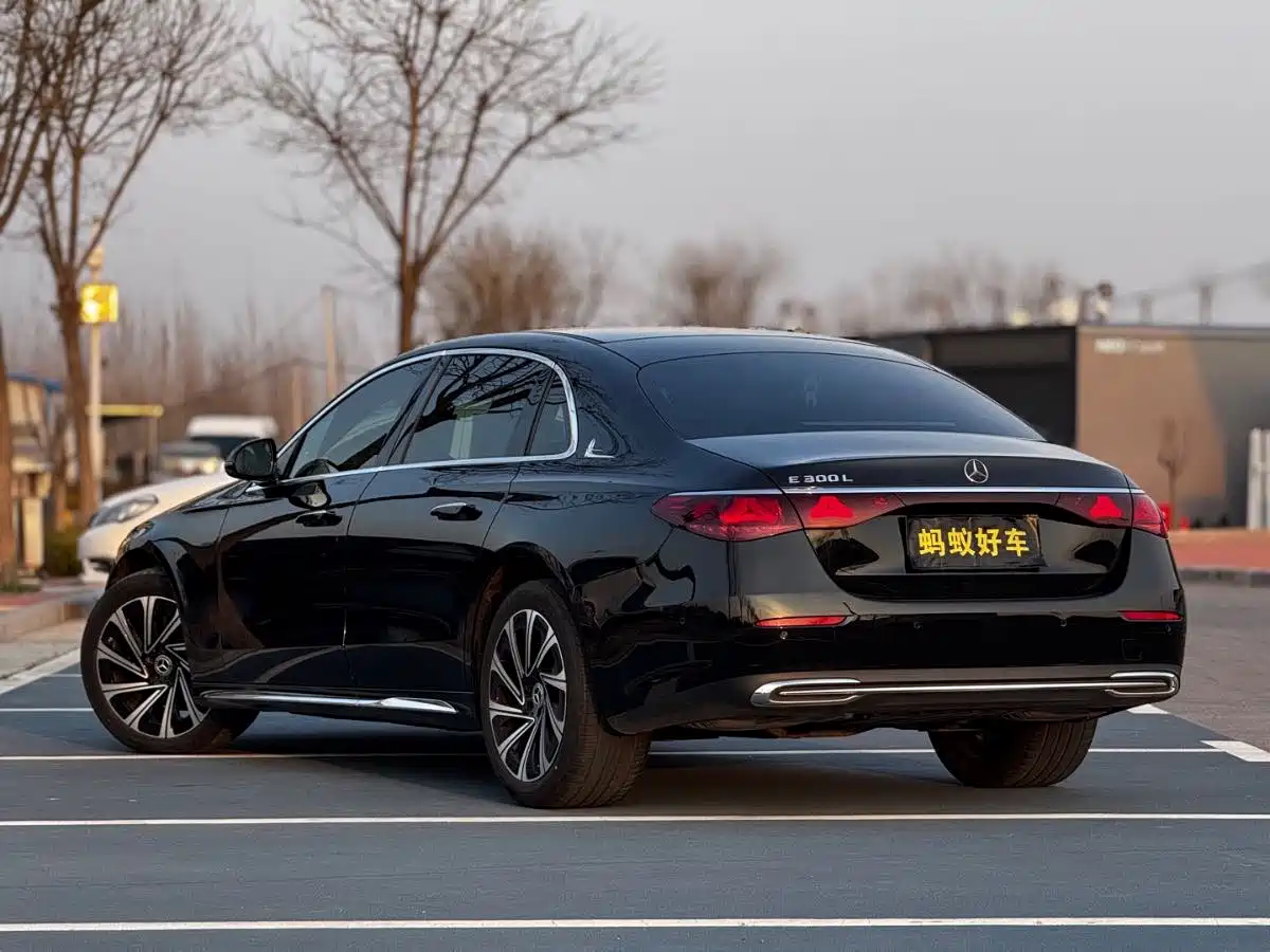 MERCEDES-BENZ E CLASS