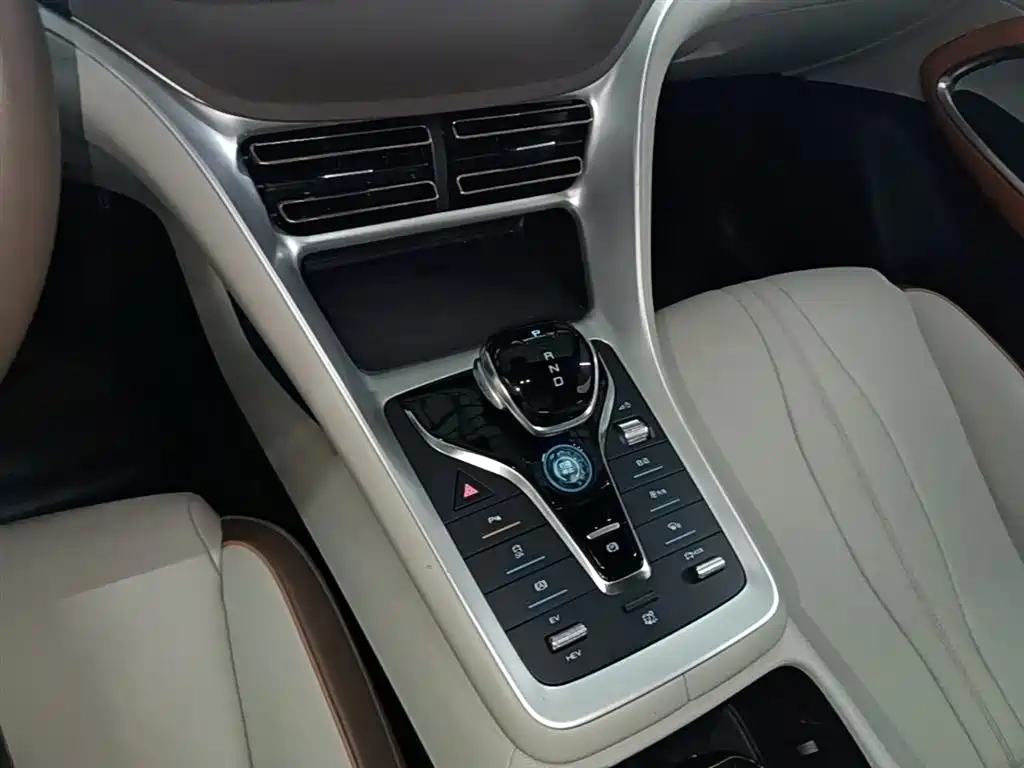 BYD Song Pro New Energy 2023 Champion Edition DM-i 110KM Surpassing Type фото 10
