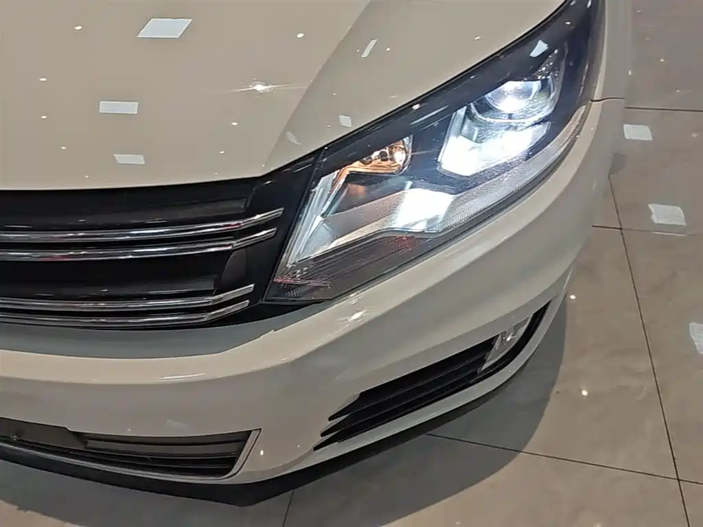 Volkswagen Tiguan 2015 1.8TSI Automatic 4WD Comfortline фото 24