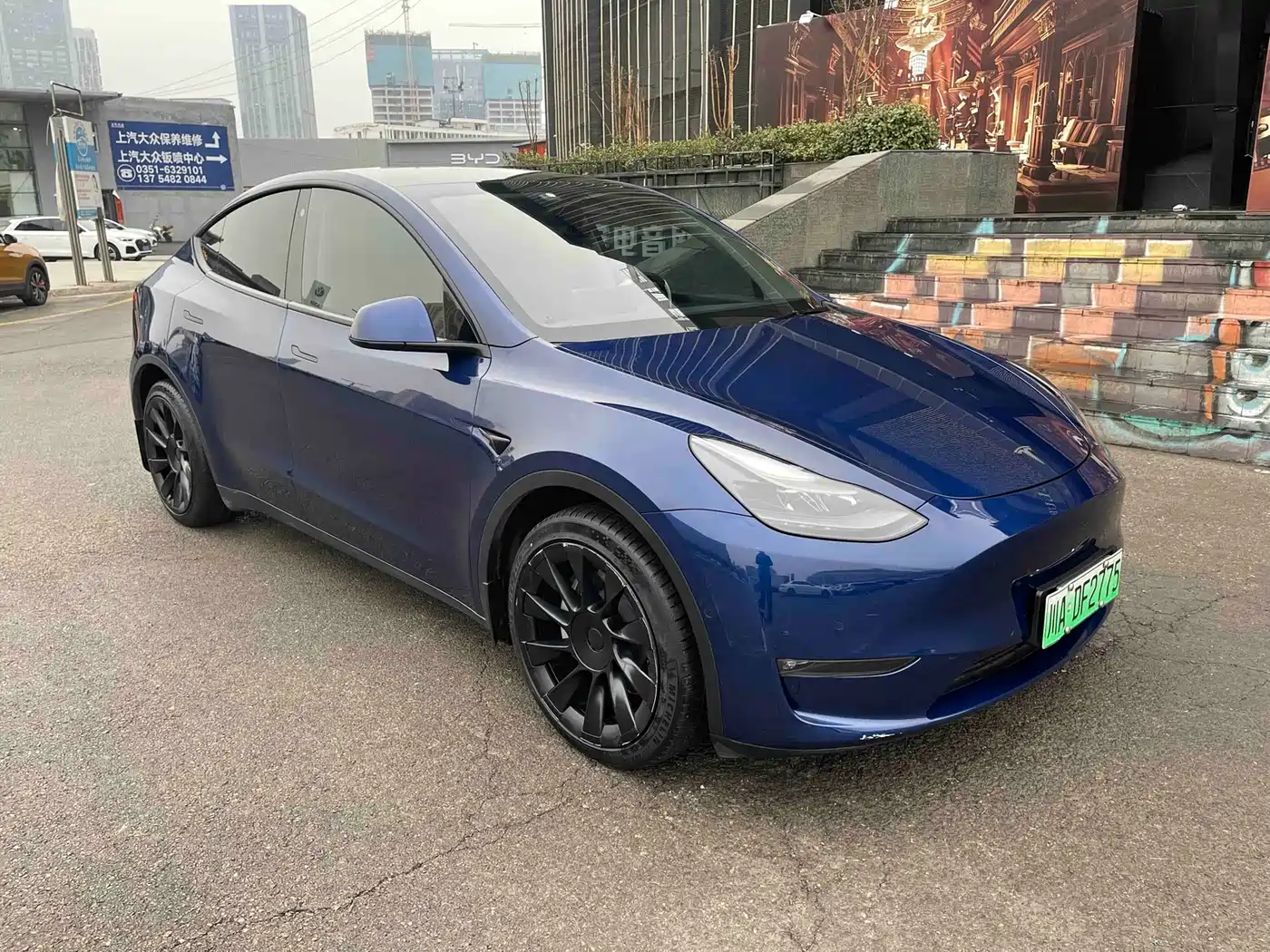 TESLA MODEL Y