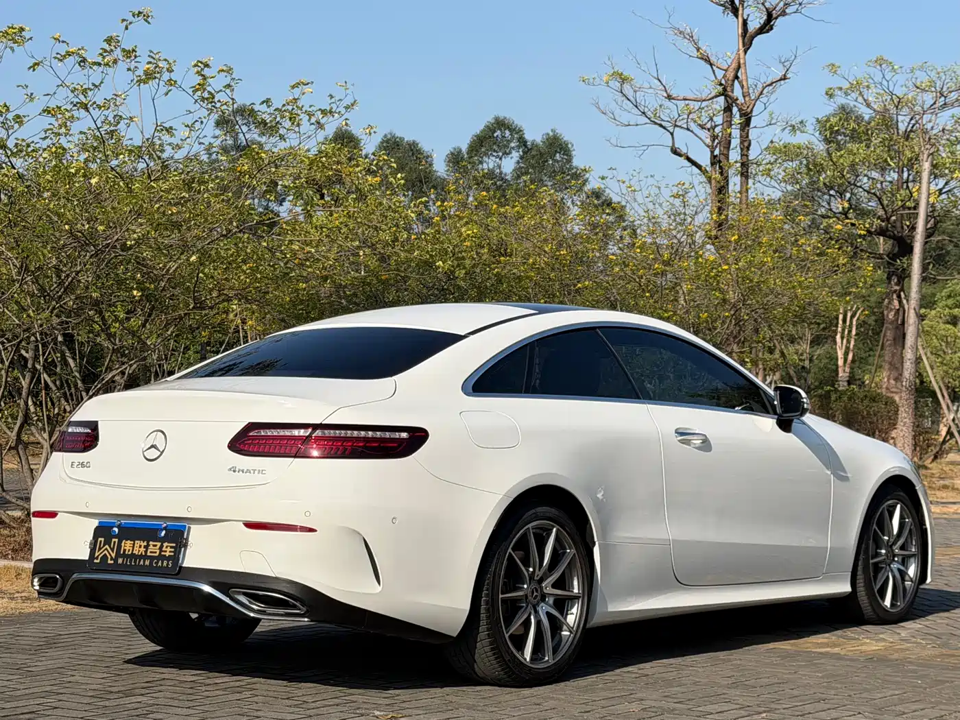 MERCEDES-BENZ E CLASS