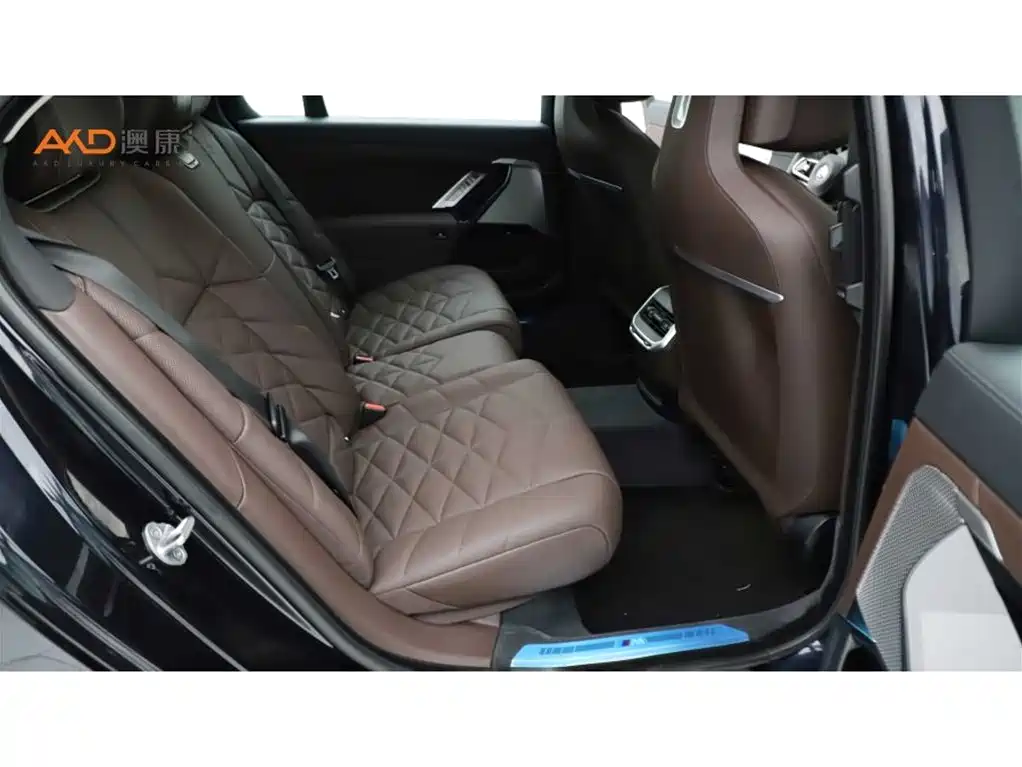 BMW 7 Series 2023 Model 735Li M Sport Package фото 8