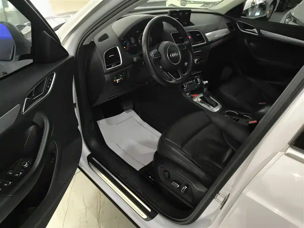 Audi Q3 2017 30 TFSI Style фото 12