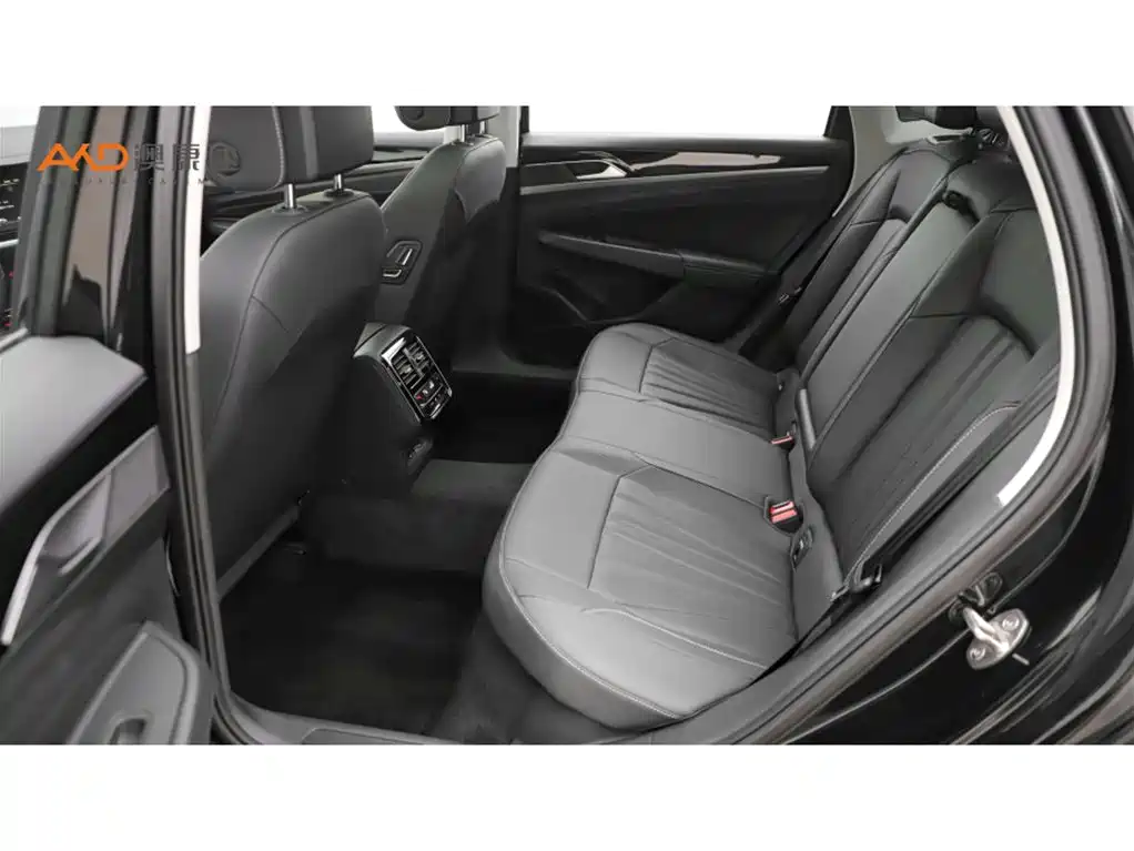 Volkswagen Passat 2025 Outstanding 380TSI Dragon Soaring Edition фото 7