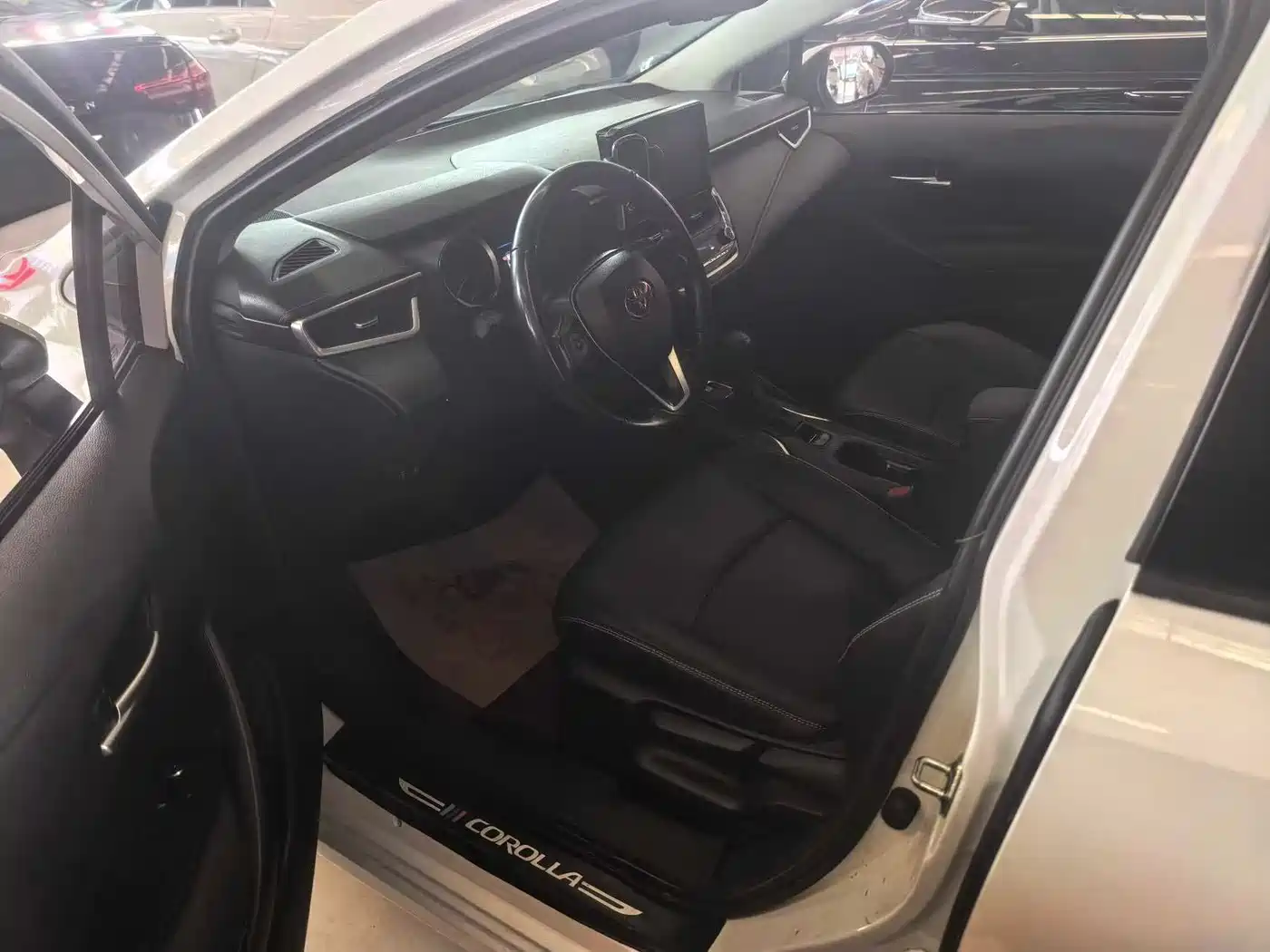 Toyota Corolla 2019 1.2T S-CVT GL-i Luxury Edition фото 8