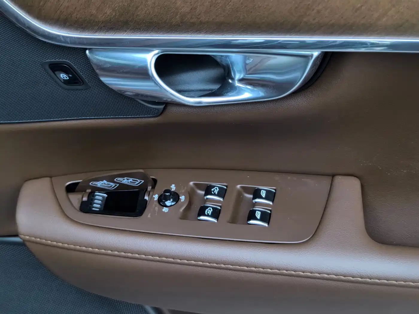 Volvo S90 Plug-in Hybrid 2024 2024 PHEV AWD Long Range Momentum Luxury Edition