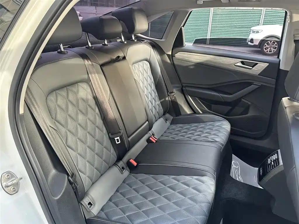 Volkswagen Sagitar 2025 300TSI DSG Surpass Edition фото 10