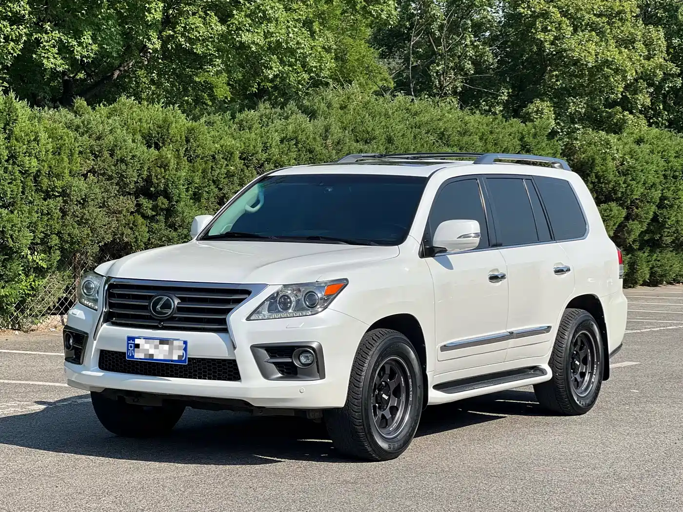 Lexus LX