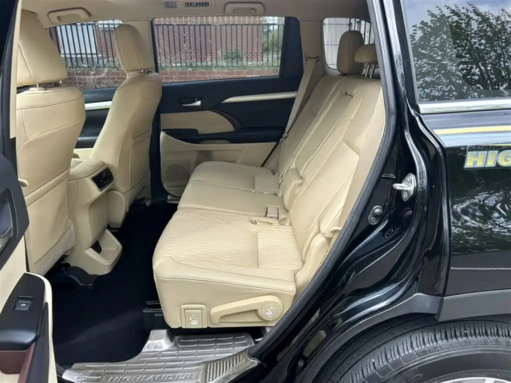 Toyota Highlander 2015 2.0T AWD Elite Edition 7-seater фото 16