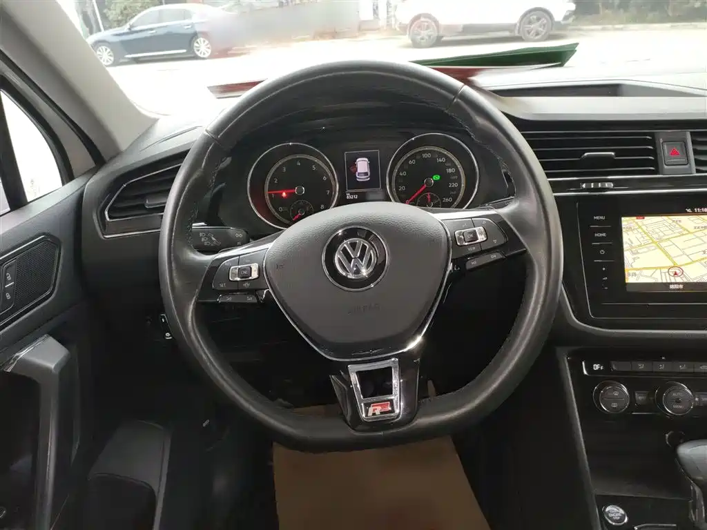 Volkswagen Tiguan L 2020 330TSI Auto 2WD Panorama Comfort China VI фото 3