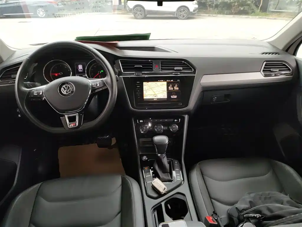 Volkswagen Tiguan L 2020 330TSI Auto 2WD Panorama Comfort China VI фото 12