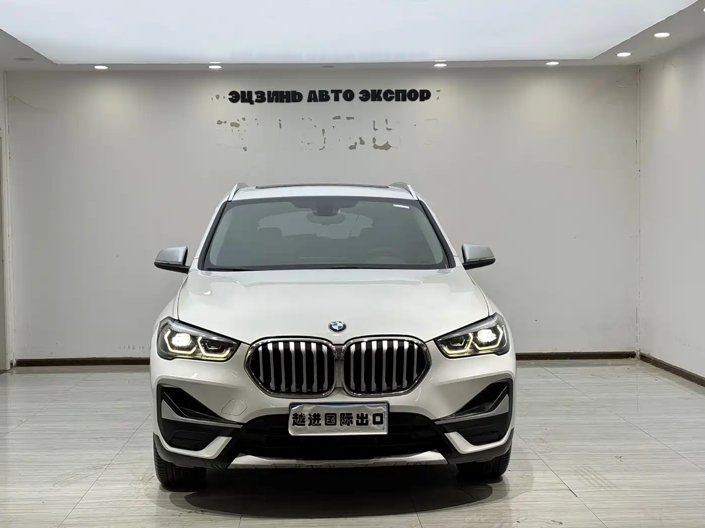 BMW X1 2022 sDrive20Li Fashion фото 2