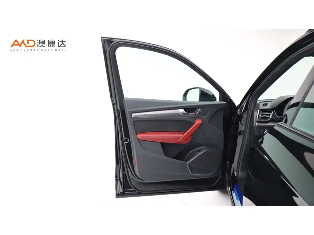 Audi Q5L 2024 Model 40 TFSI Luxury Dynamic фото 10