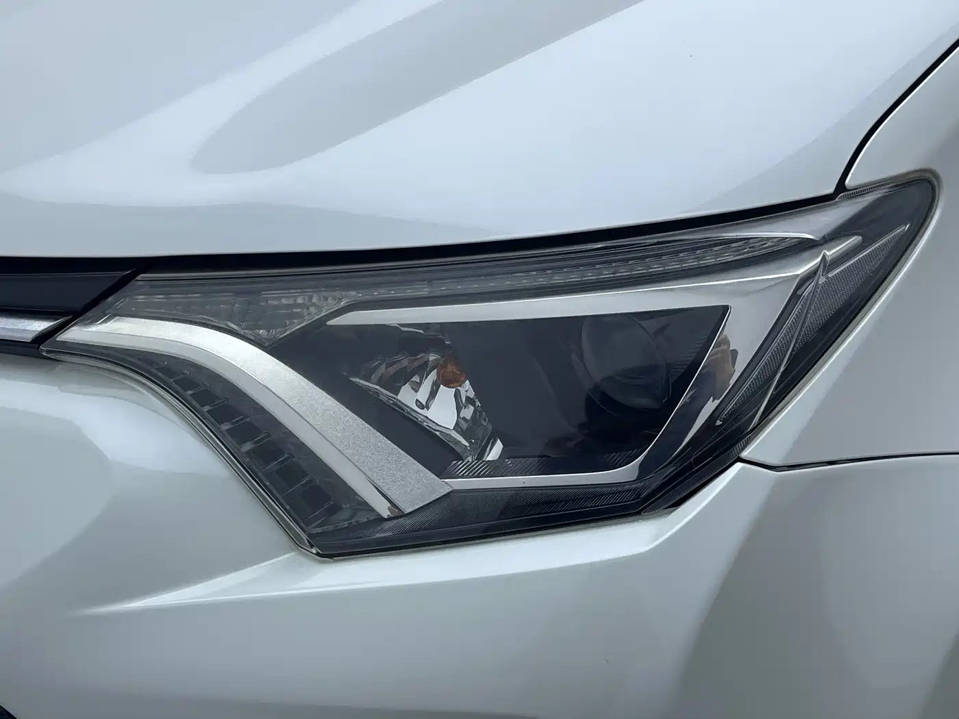 Toyota RAV4 Rongfang 2016 2.0L CVT 2WD Trend (China V) фото 10