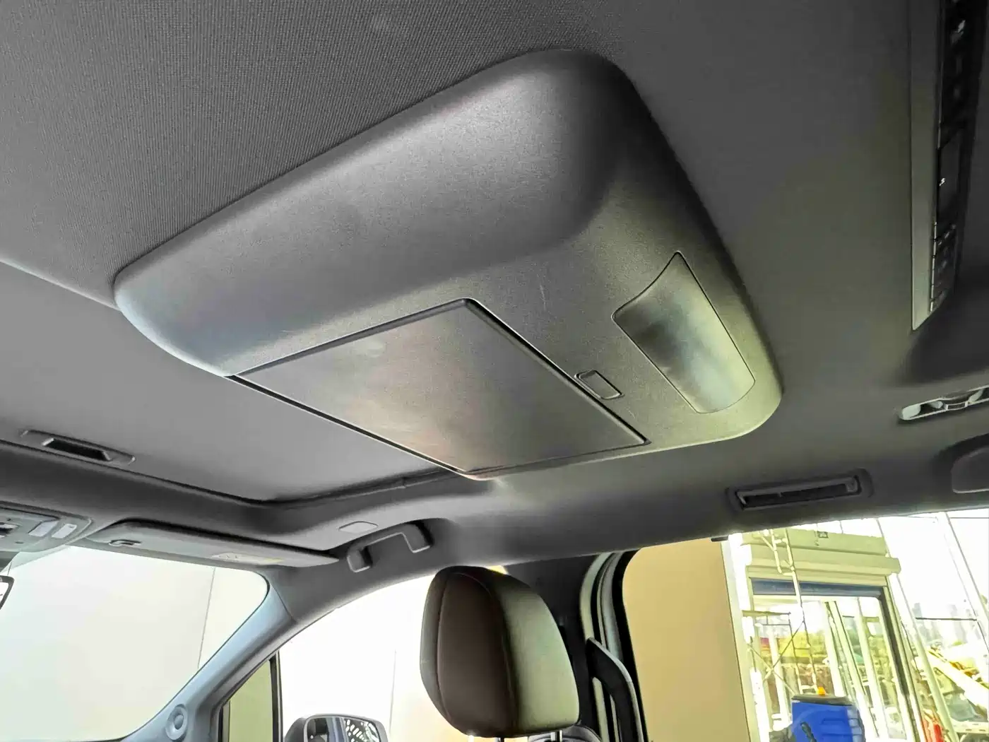 Toyota Granvia 2023 2.5L Hybrid Flagship VIP Edition фото 16