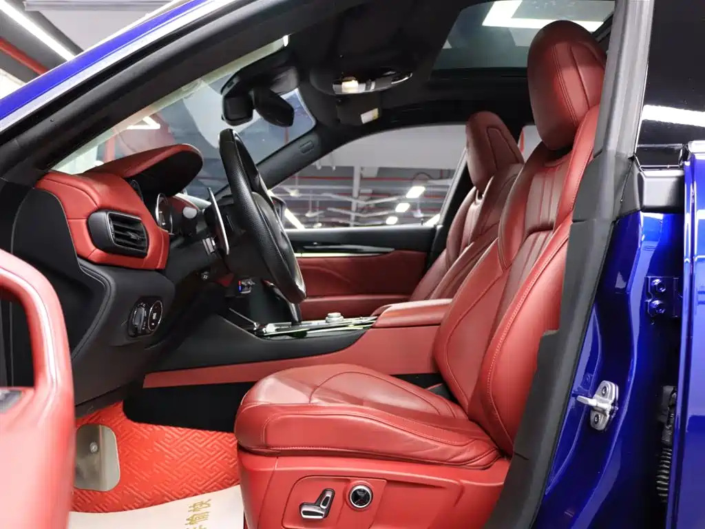 MASERATI LEVANTE