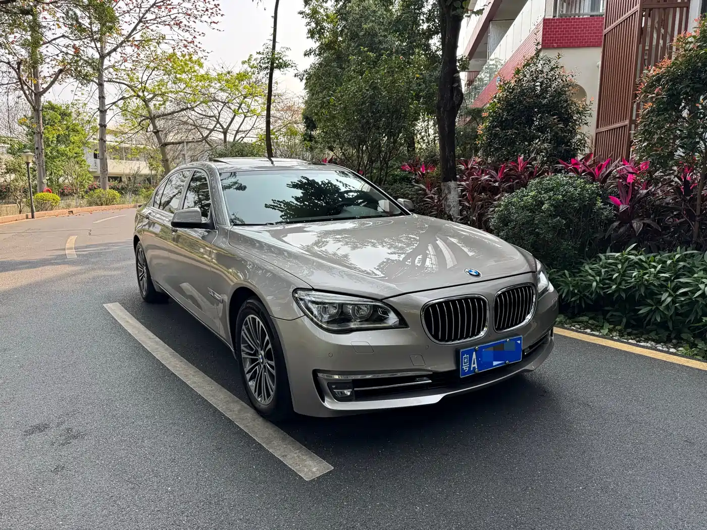 BMW 7 Series 2013 Model 730Li Luxury фото 3