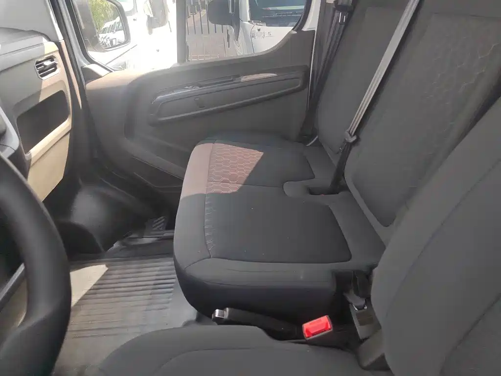 Jiangling E-Fushun 2026 2025 Clear Window Version 41.86kWh Short Wheelbase Low Roof